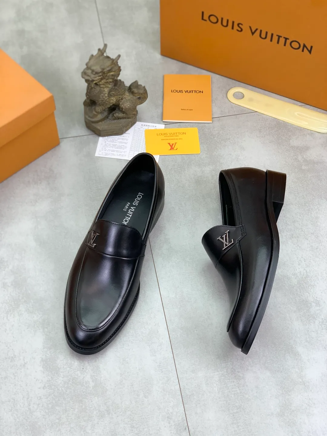 Men's Men's Shoes 💰P420 [New Style] 💰Yangli💎💎💎[Louis Vuitton] LV high-end men's formal business leather shoes, original order 1:1! Original imported calfskin, original metal buckle, imported sheepskin lining for feet, original outsole, men's shoe size: 39-45 (38.46 customized) black optional